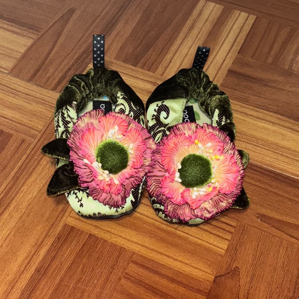 Goody Goody Baby Girls Velvet Floral Slippers Olive Green Satin Flower  CXS